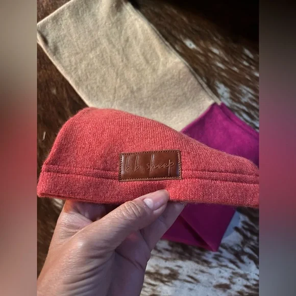 B.b. Sheep cashmere scarf. - Picture 4 of 5